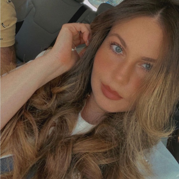 Meet your Posher, Jessica - Picture 1 of 1